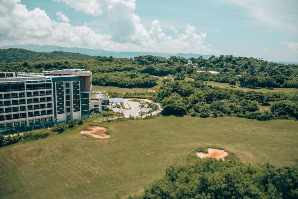 Modern Tropical Luxe Apartment - Boracay Newcoast Yapak Εξωτερικό φωτογραφία